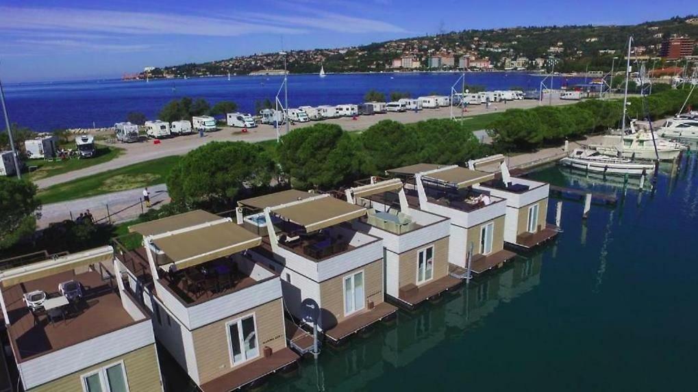 Отель Stella Blue Floating House Порторож Экстерьер фото
